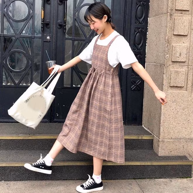 Nhung kieu vay giup nu sinh khong bi thay co mang khi di hoc hinh anh 1 