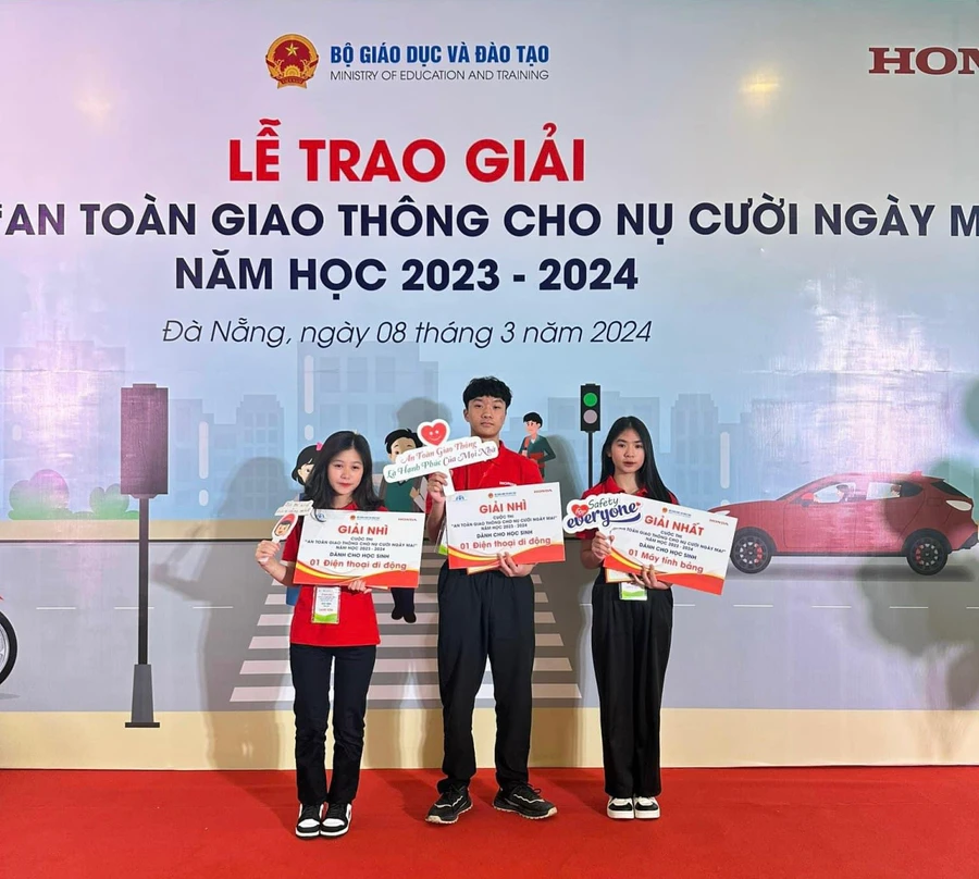 Học sinh Lạng Sơn đạt giải tại Cuộc thi An toàn giao thông cho nụ cười ngày mai.