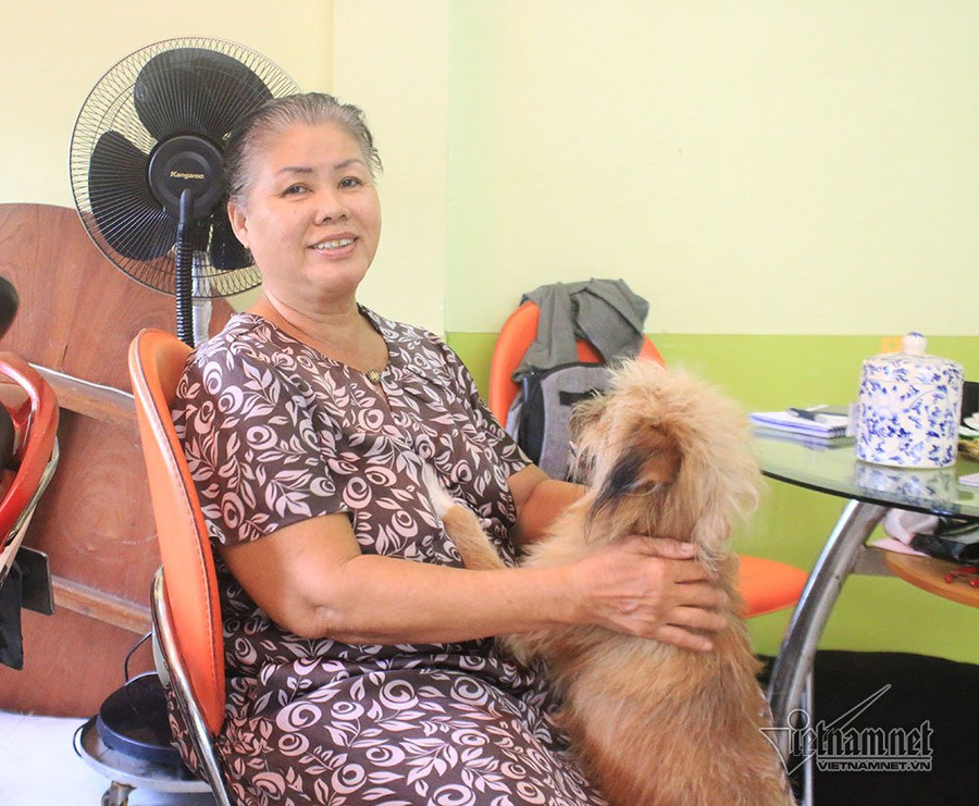 Người phụ nữ Sài Gòn cưu mang chó quý của đại gia phá sản