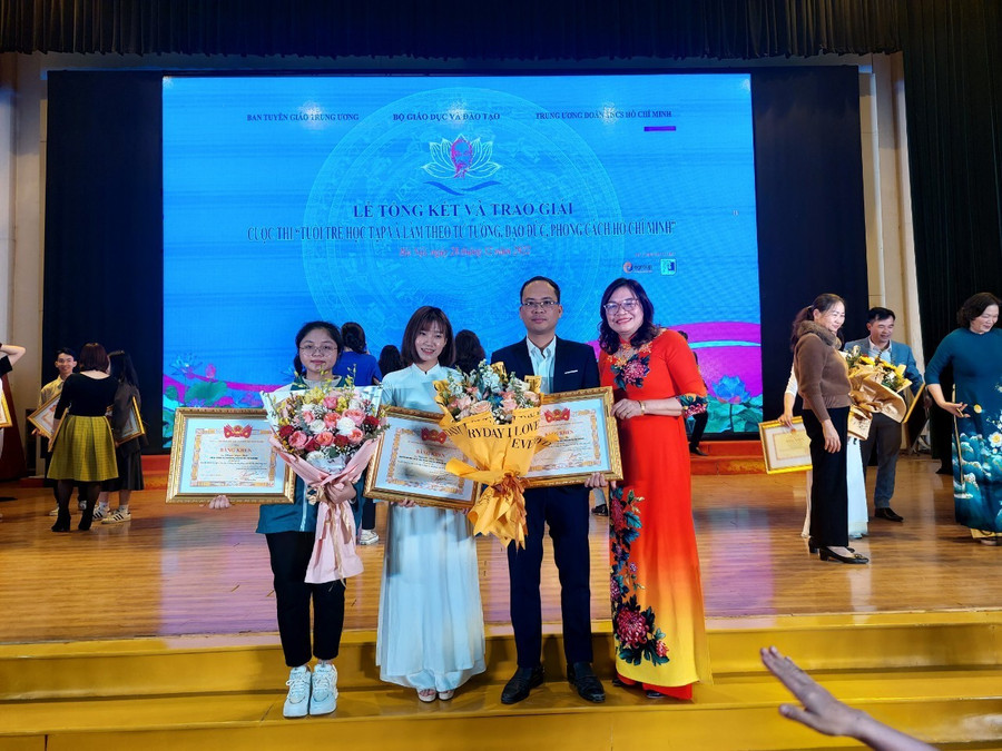 Thầy trò ngành Giáo dục Hải Hậu đạt giải trong cuộc thi &quot;Tuổi trẻ học tập và làm theo tư tưởng, đạo đức, phong cách Hồ Chí Minh&quot; năm 2022.