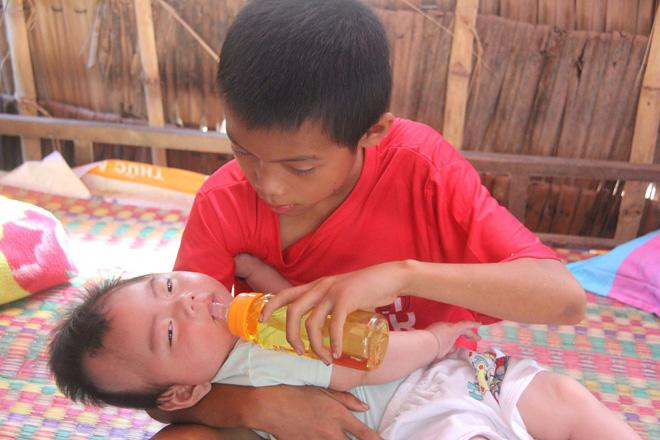 vo bo di khi biet con trai bai nao, cau noi cua nguoi chong khien bao nguoi nin lang - 4