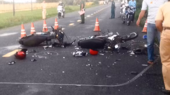 Hiệu trưởng bị xe máy tông tử vong khi trên đường về nhà - Ảnh 1.