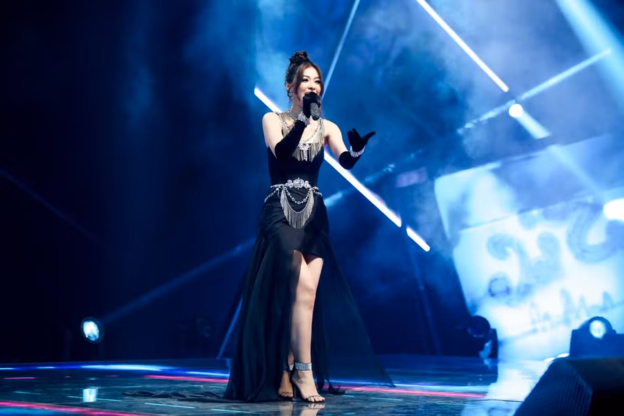 Kiều Loan gây bất ngờ cho Ban giám khảo King of Rap ảnh 1