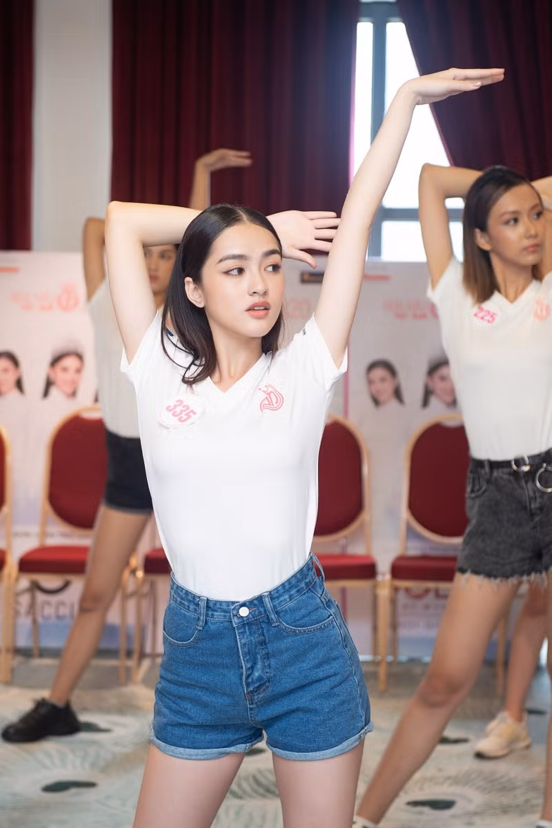 Vì sao thí sinh Hoa hậu Việt Nam phải học nhảy? ảnh 4