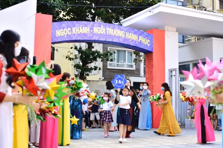 Lễ đón học sinh lớp 1 của trường Tiểu học Ngọc Khánh (Ba Đình, HN)
