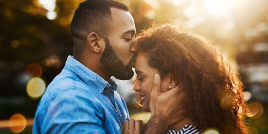 3 bí quyết giúp dễ dàng chia sẻ cảm xúc với bạn đời