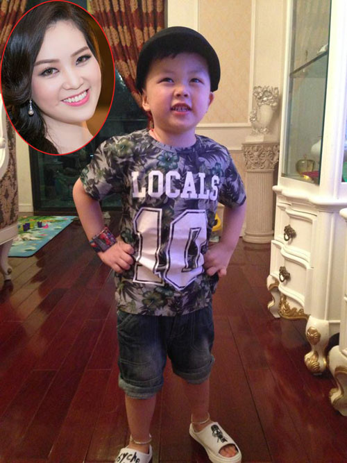 Tony, con trai áhậu Thụy Vân, năm nay ba tuổi. Ảnh:Facebook. sao-viet-xot-xa-be-trai-15-thang-tuoi-bi-bao-hanh