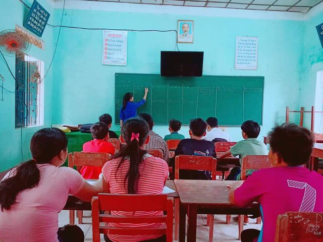 Lớp học hè miễn phí lại có “thưởng” thu hút học sinh - 1 Lớp học hè miễn phí lại có “thưởng” thu hút học sinh - 1