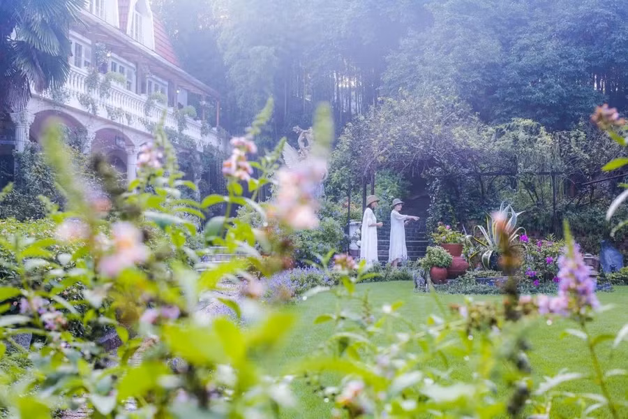 Khu vườn 5000m² đẹp không thể rời mắt, được người đàn ông cải tạo từ bãi đất hoang suốt 17 năm ảnh 33