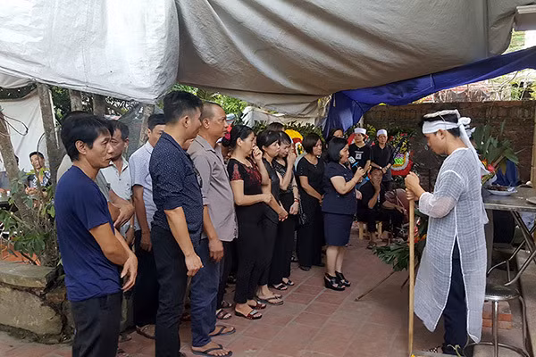 Tháng đau buồn của gia đình nữ lao công Hà Nội bị ô tô đâm tử vong