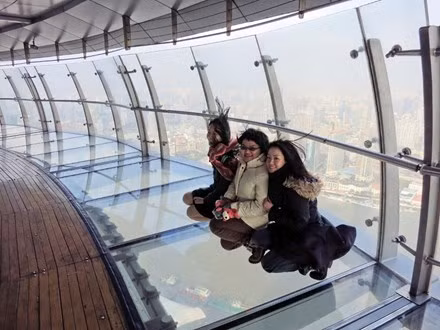 Những đài quan sát đáy kính cao vút khiến du khách run chân ảnh 10