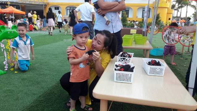 Thay vào đó là sử dụng túi vải Thay vào đó là sử dụng túi vải