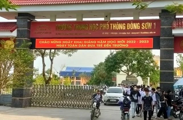 Trường THPT Đông Sơn 1- nơi bị phụ huynh phản ánh thu 10 triệu đồng/học sinh.