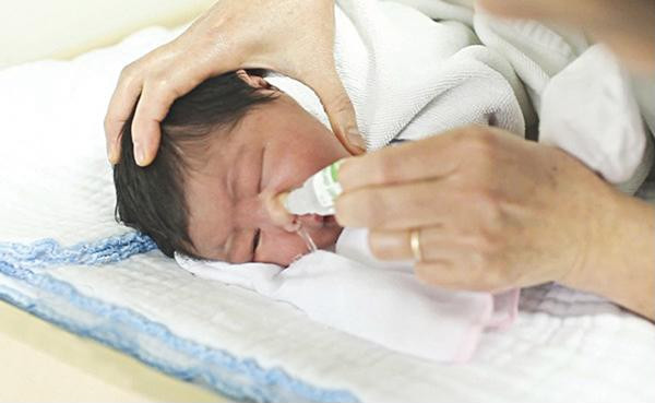 Bác sĩ Nhi hướng dẫn cách phòng bệnh và chăm sóc trẻ em trong mùa nóng ảnh 3