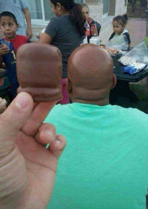 Có một sự trùng hợp không hề nhẹ.