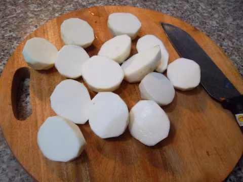 Món ngon bữa trưa: Canh khoai sọ rau rút, món ngon bổ dưỡng - Ảnh 3