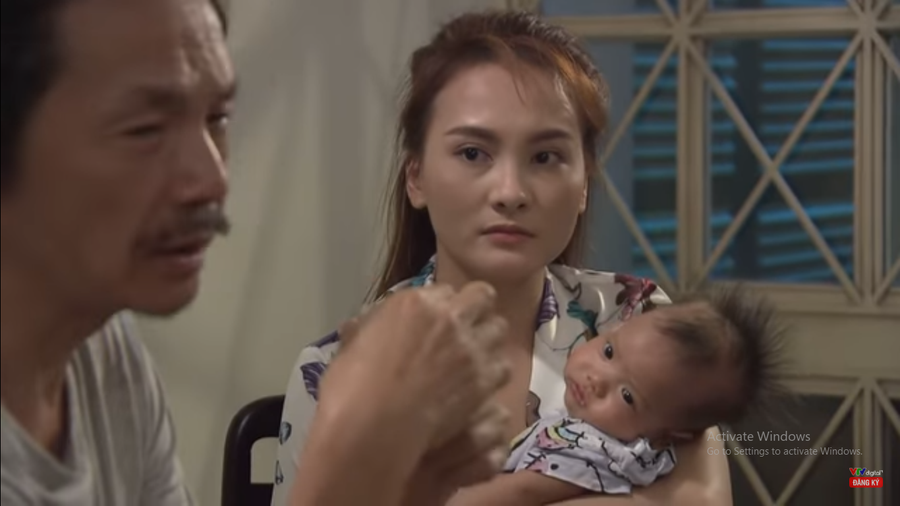"Về nhà đi con" tập 82 Preview: Cu Bon cùng mẹ Thư nghe ông ngoại trút bầu tâm sự. "Về nhà đi con" tập 82 Preview: Cu Bon cùng mẹ Thư nghe ông ngoại trút bầu tâm sự.