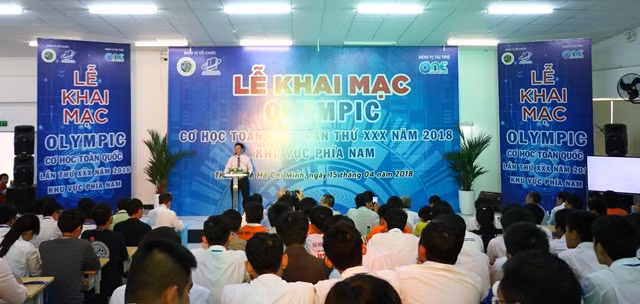 PGS.TS Nguyễn Xuân Hùng - Phó chủ tịch Hội Cơ học Việt Nam phát biểu tại lễ khai mạc