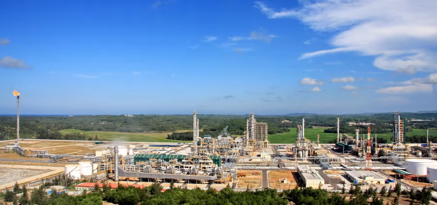 Nhà máy lọc dầu Dung Quất.