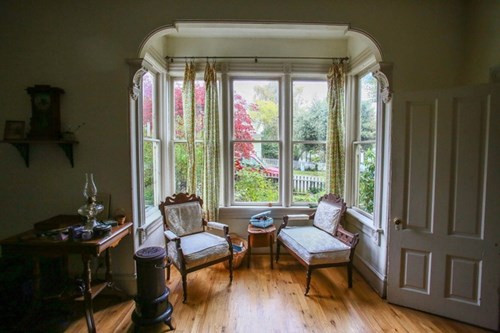 Ngôi nhà của cặp vợ chồng sống như cách đây 200 năm ảnh 3 Ngôi nhà của cặp vợ chồng sống như cách đây 200 năm ảnh 3