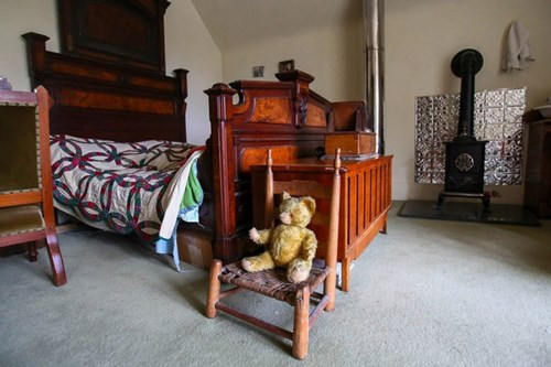 Ngôi nhà của cặp vợ chồng sống như cách đây 200 năm ảnh 8 Ngôi nhà của cặp vợ chồng sống như cách đây 200 năm ảnh 8