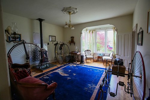 Ngôi nhà của cặp vợ chồng sống như cách đây 200 năm ảnh 4 Ngôi nhà của cặp vợ chồng sống như cách đây 200 năm ảnh 4