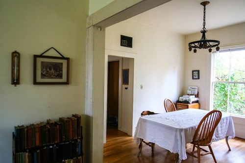 Ngôi nhà của cặp vợ chồng sống như cách đây 200 năm ảnh 7 Ngôi nhà của cặp vợ chồng sống như cách đây 200 năm ảnh 7