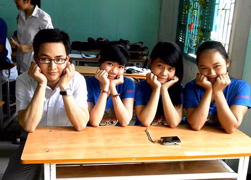 Thầy cô "Xi - tin" luôn được học trò yêu mến (Ảnh: Internet)