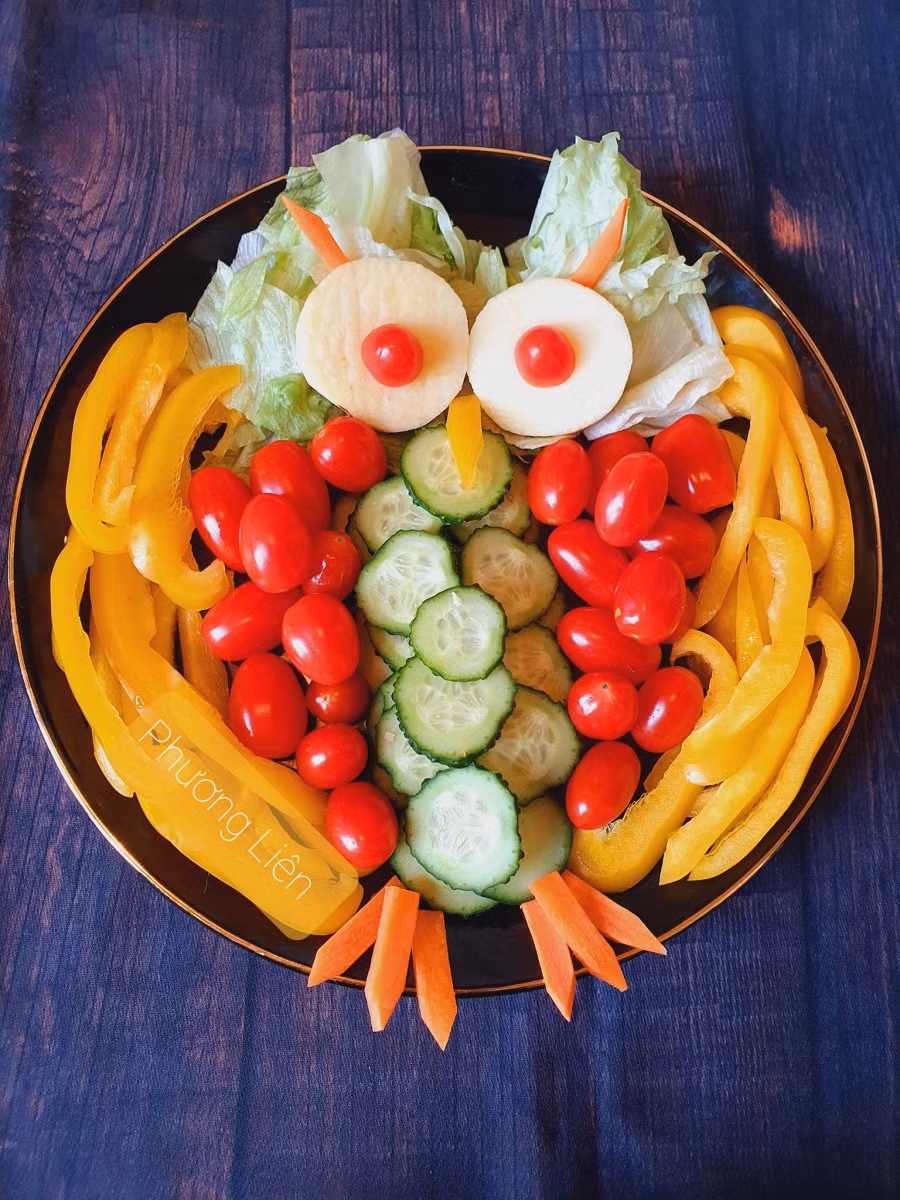 Chiêm ngưỡng món ăn trang trí cực đẹp mắt gây sốt của mẹ Việt ở Ba Lan ảnh 15