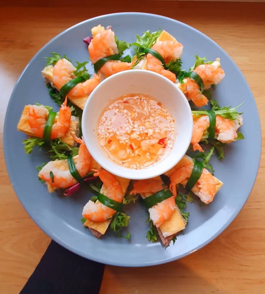 Chiêm ngưỡng món ăn trang trí cực đẹp mắt gây sốt của mẹ Việt ở Ba Lan ảnh 7