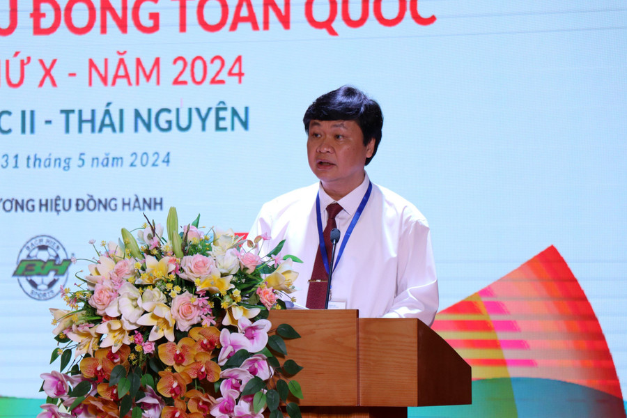 Ông Phạm Việt Đức, Ủy viên Ban Chấp hành Đảng bộ tỉnh, Giám đốc Sở GD&ĐT phát biểu tại Buổi lễ. Ông Phạm Việt Đức, Ủy viên Ban Chấp hành Đảng bộ tỉnh, Giám đốc Sở GD&ĐT phát biểu tại Buổi lễ.