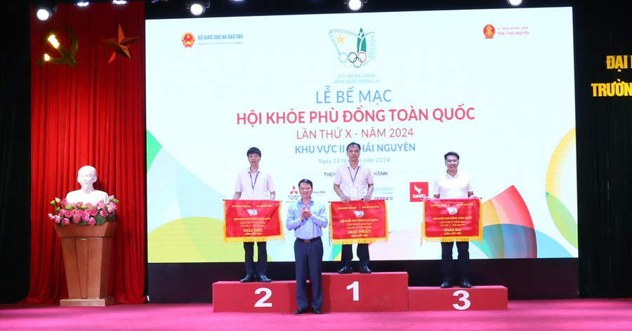 Ban Tổ chức HKPĐ toàn quốc lần thứ X, Khu vực II đã trao tổng cộng 139 bộ huy chương cho các vận động viên đoạt giải ở các môn thi đấu. Ban Tổ chức HKPĐ toàn quốc lần thứ X, Khu vực II đã trao tổng cộng 139 bộ huy chương cho các vận động viên đoạt giải ở các môn thi đấu.