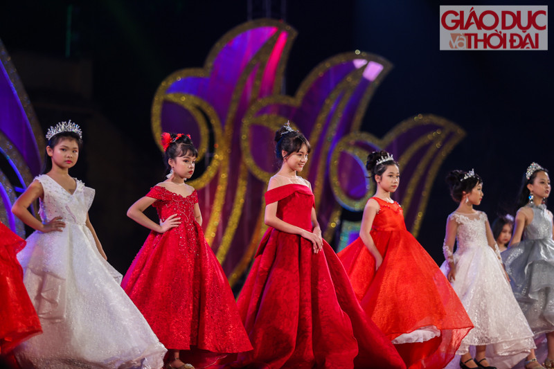 CLB Family Kids phối hợp cùng nhiều nhãn hiệu thời trang Vlana Kids đã tổ chức quộc thi nhằm mục đích tạo sân chơi cho nhiều bạn nhỏ với đam mê thời trang, cũng như tìm những gương mặt phù hợp với những thông điệp của nhiều bộ sưu tập