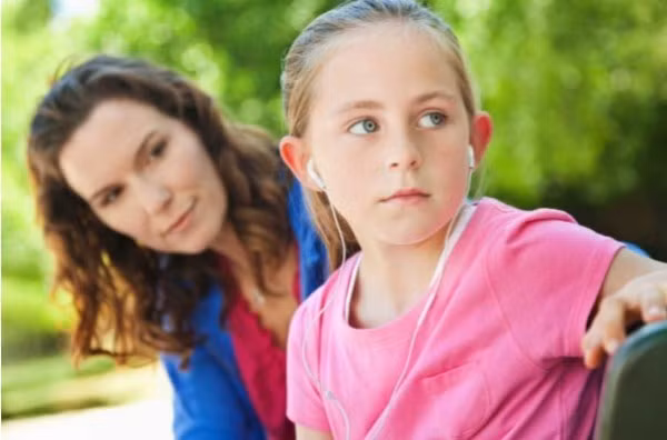 Ảnh: iStock 6 cách nhận biết con bị bắt nạt tại trường