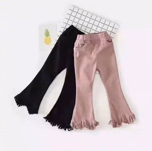 Chiếc quần sành điệu được quảng cáo.