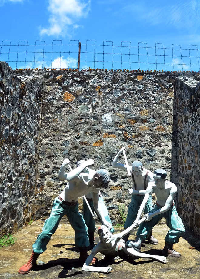 Tù nhân bị tra tấn hàng ngày.