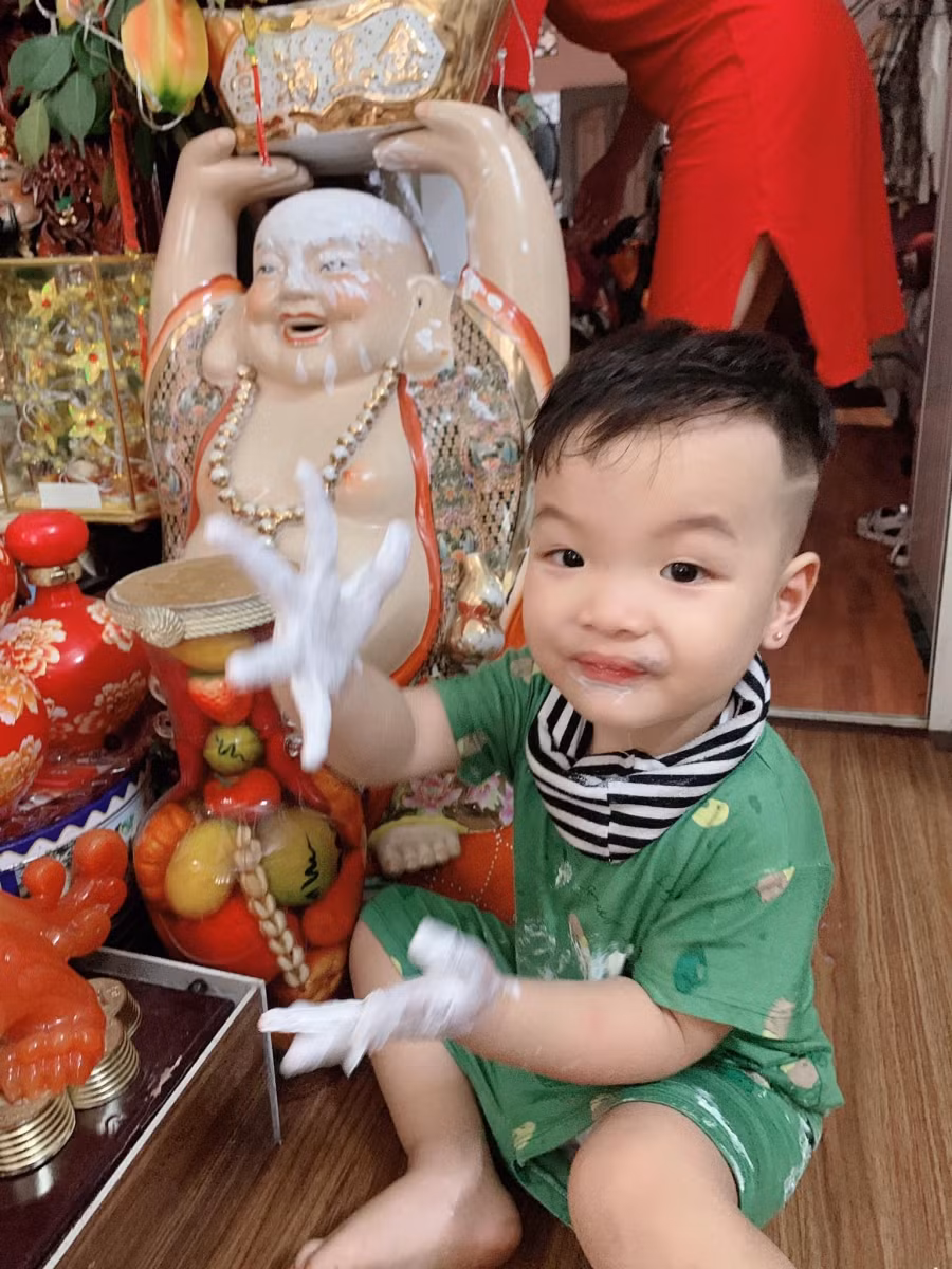 Khổ thân ông THẦN TÀI ...! Ngày nào nó cũng chát ....!