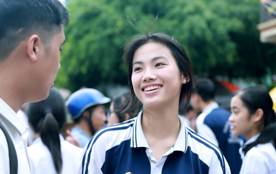 Những hình ảnh lắng đọng sau mùa thi tốt nghiệp THPT năm 2024 dành cho lứa học sinh cuối cùng học theo Chương trình GDPT 2006 kết thúc. Ảnh: Đình Tuệ. Những hình ảnh lắng đọng sau mùa thi tốt nghiệp THPT năm 2024 dành cho lứa học sinh cuối cùng học theo Chương trình GDPT 2006 kết thúc. Ảnh: Đình Tuệ.