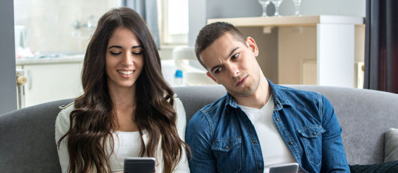 Ghen tuông ảnh hưởng rất lớn đến các mối quan hệ, khiến giao tiếp và kết nối tình cảm bị phá vỡ.