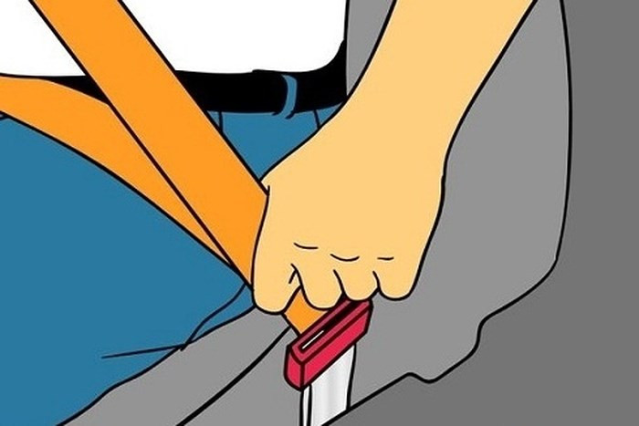 Các kỹ năng thoát hiểm khi ô tô lao xuống nước ảnh 2 ảnh 2