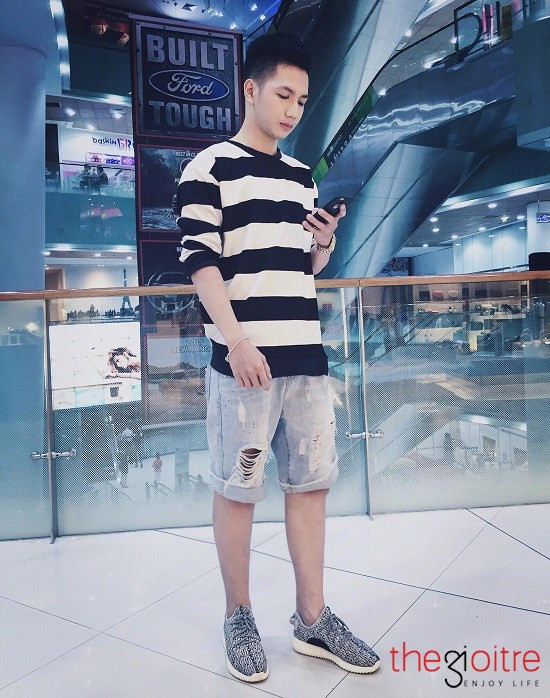 Còn hiện tại, anh chàng hi vọng thương hiệu mỹ phẩm của mình được người dùng tin tưởng và sử dụng rộng rãi hơn. Còn hiện tại, anh chàng hi vọng thương hiệu mỹ phẩm của mình được người dùng tin tưởng và sử dụng rộng rãi hơn.