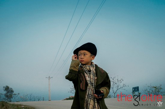 Cậu bé đã cùng "chàng nhiếp ảnh hot nhất 2015- Đỗ Xuân Bút" thực hiện trên 10 bộ ảnh mang lại ý nghĩa cho cộng đồng, điển hình như: Đứa trẻ công nghệ, Cận thị, Đứa trẻ vô gia cư, Đứa trẻ thiếu tháng....