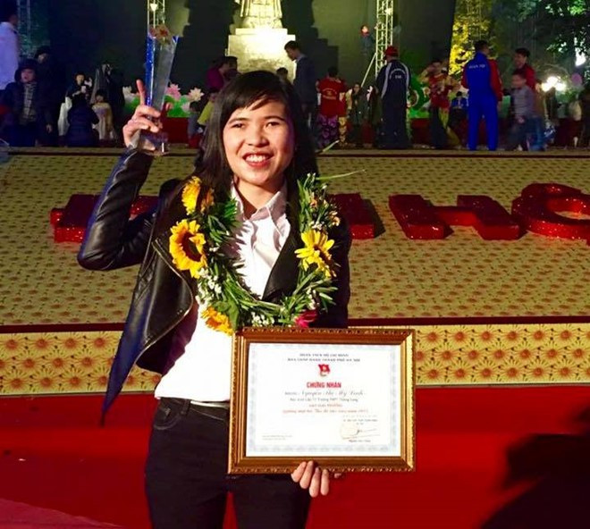 Nghị lực phi thường của nữ sinh khiếm thị Hà thành