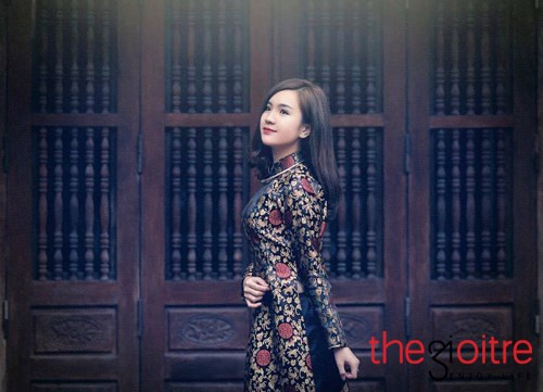 Vẻ bề ngoài ưa nhìn cũng giúp cho cô nàng dễ dàng tham gia vào các hoạt động nghệ thuật nhiều hơn. Vẻ bề ngoài ưa nhìn cũng giúp cho cô nàng dễ dàng tham gia vào các hoạt động nghệ thuật nhiều hơn.