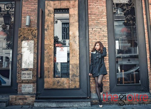 Với vẻ đẹp sành điệu, rất "chảnh" mà cô nàng thường bị nhận nhầm là nhiều hơn tuổi thật của mình. Với vẻ đẹp sành điệu, rất "chảnh" mà cô nàng thường bị nhận nhầm là nhiều hơn tuổi thật của mình.