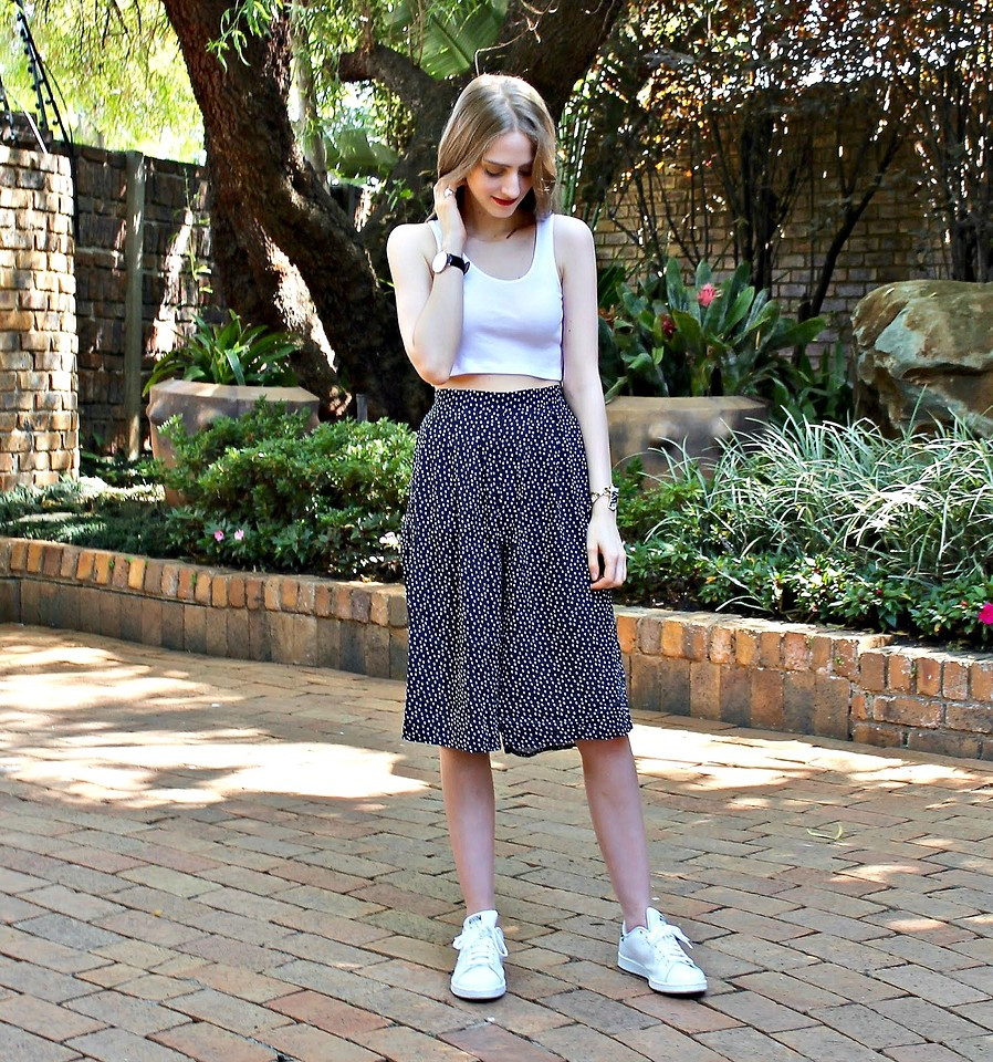 Trang phục họa tiết chấm bi không bao giờ lỗi mốt! ảnh 6 Họa tiết chấm bi không bao giờ lỗi mốt!