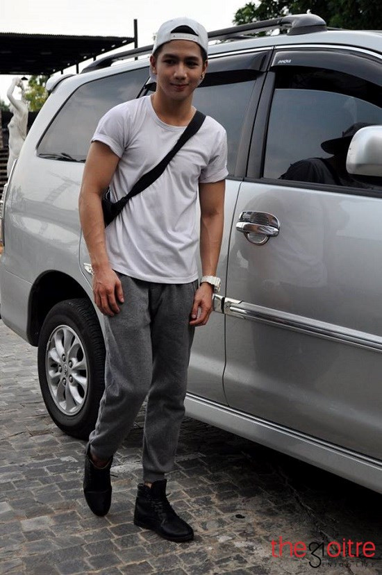 Sở hữu gương mặt điển trai, body 6 múi, Bá Trí nhận được khá nhiều lời mời tham gia mẫu ảnh, đóng phim. Tuy nhiên, trước mắt anh chàng muốn tập trung cho công việc kinh doanh. Sở hữu gương mặt điển trai, body 6 múi, Bá Trí nhận được khá nhiều lời mời tham gia mẫu ảnh, đóng phim. Tuy nhiên, trước mắt anh chàng muốn tập trung cho công việc kinh doanh.