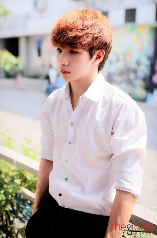 Ngoài việc học, Bá Trí theo đuổi niềm đam mê với kinh doanh. Hiện tại, anh chàng này đang kinh doanh mặt hàng mỹ phẩm làm đẹp mang thương hiệu Laser Cosmetics. Ngoài việc học, Bá Trí theo đuổi niềm đam mê với kinh doanh. Hiện tại, anh chàng này đang kinh doanh mặt hàng mỹ phẩm làm đẹp mang thương hiệu Laser Cosmetics.