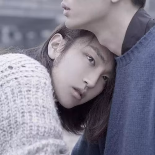 my-nam-toc-dai-khien-con-gai-phat-ghen-con-trai-dien-dao-11