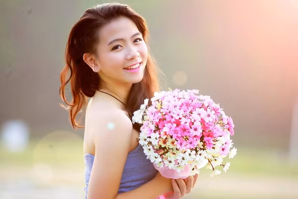 Chuyện chưa kể về Tô Sa - cháu gái hotgirl xinh đẹp của PGS. Văn Như Cương